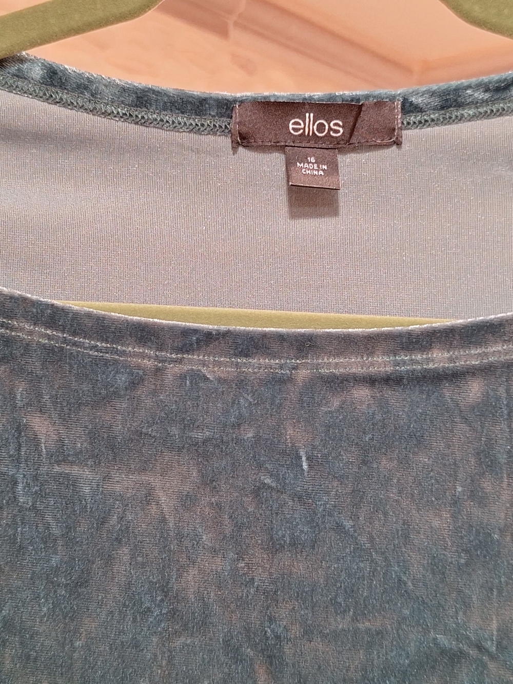 ellos Velvet Dress in Green